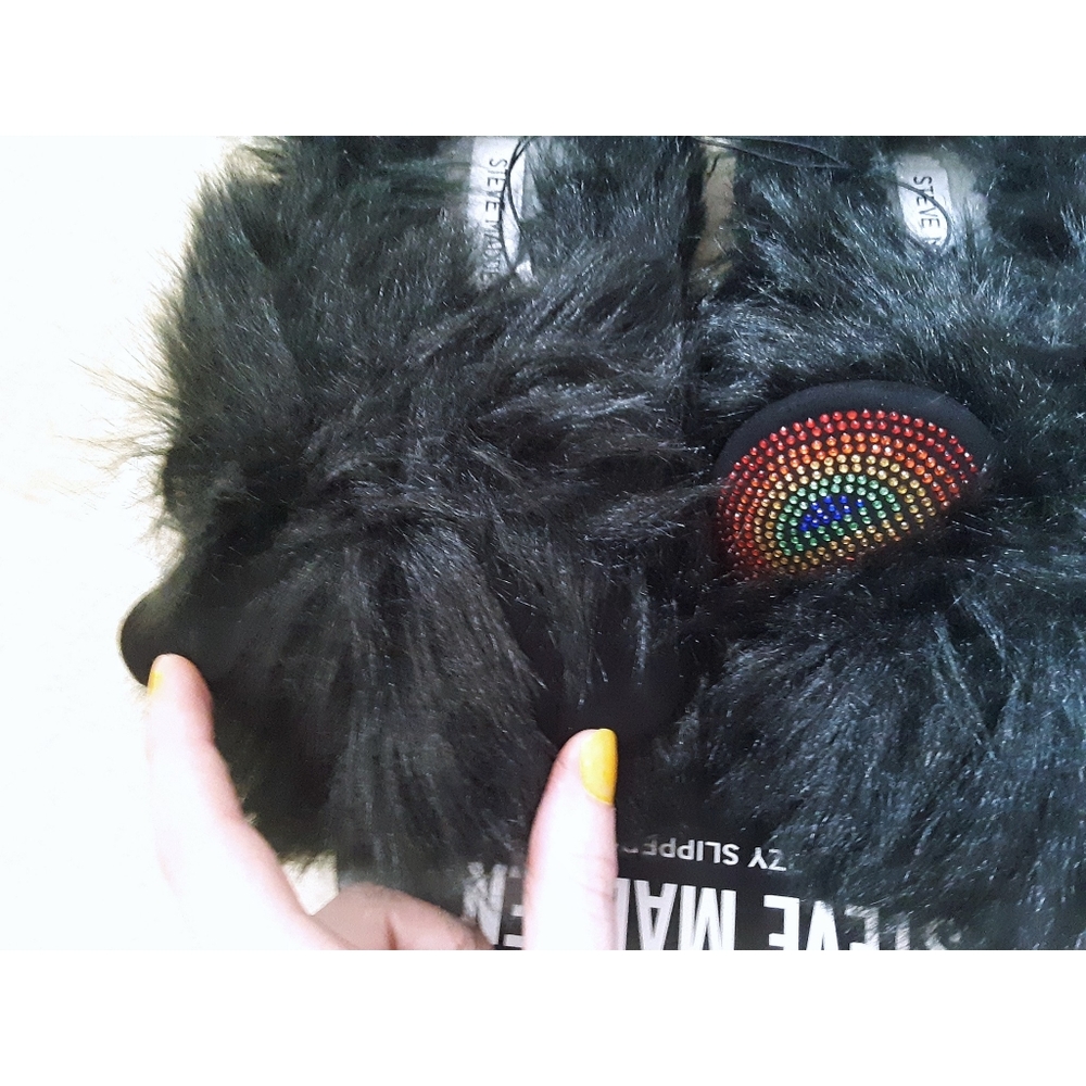 NWT - Steve Madden Black Faux Fur Rainbow Slippers - Picture 8 of 8